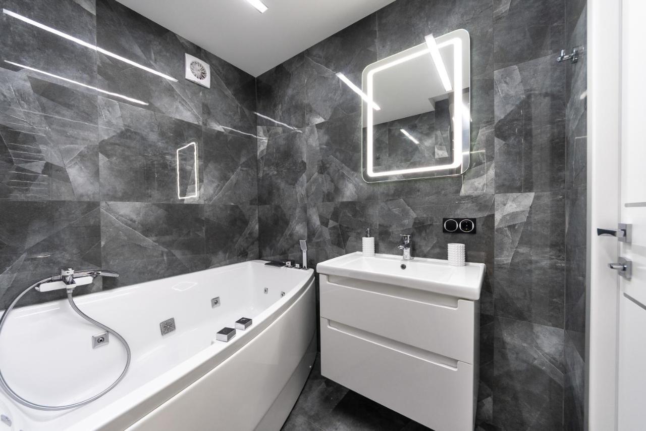 Luxrent Kreshatik Arenacity Skybar Kijów Zewnętrze zdjęcie