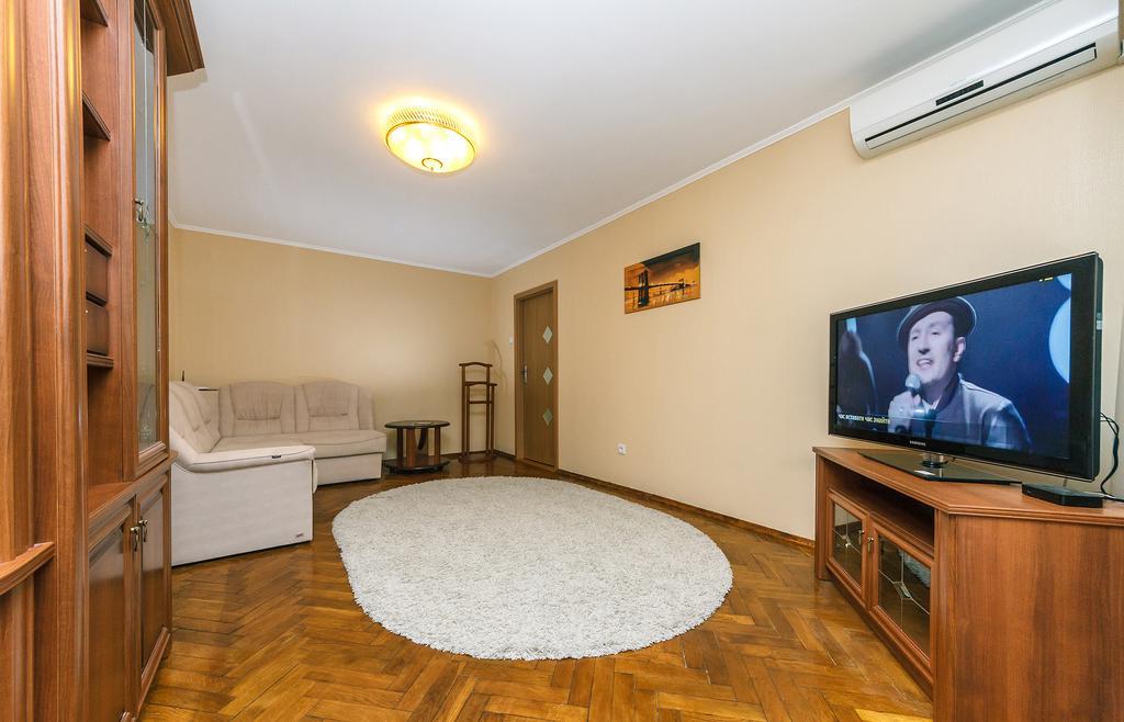 Luxrent Kreshatik Arenacity Skybar Kijów Zewnętrze zdjęcie